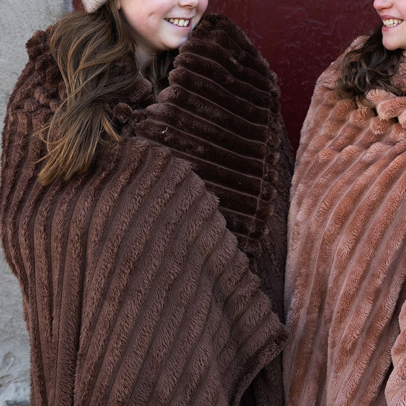 Esther Fleecetæppe Mørkebrun