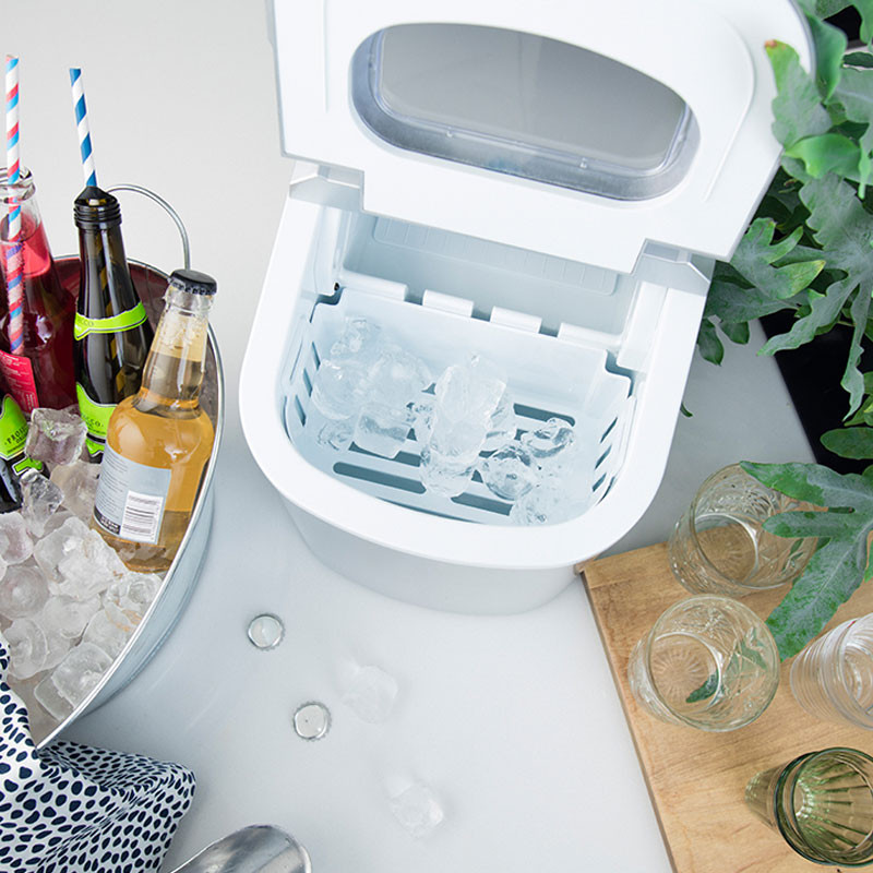 Frostbitt Ice Machine