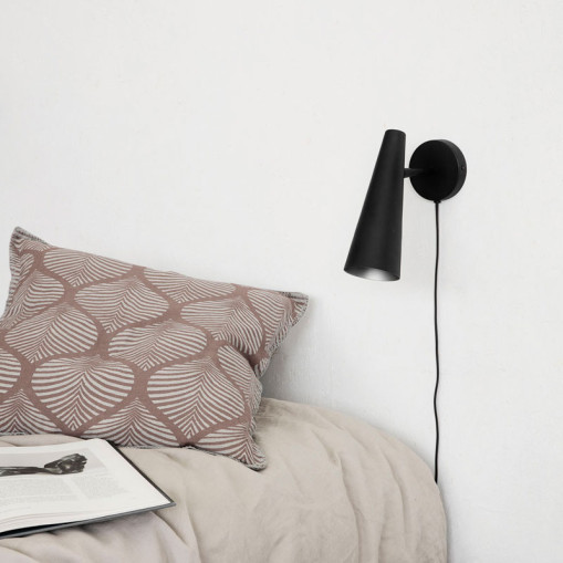 Precise Wall Lamp